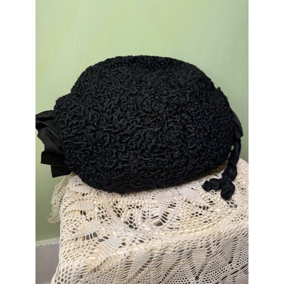 Antique 1920's Curly black lambs wool hand Muff Warmer - Picture 10 of 14